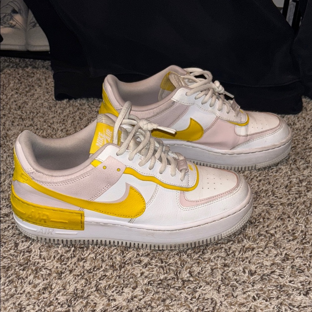 Nike Air Force 1 Shadow - White and Yellow
